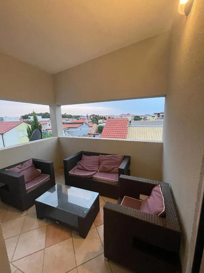Lily Apartamento Vir