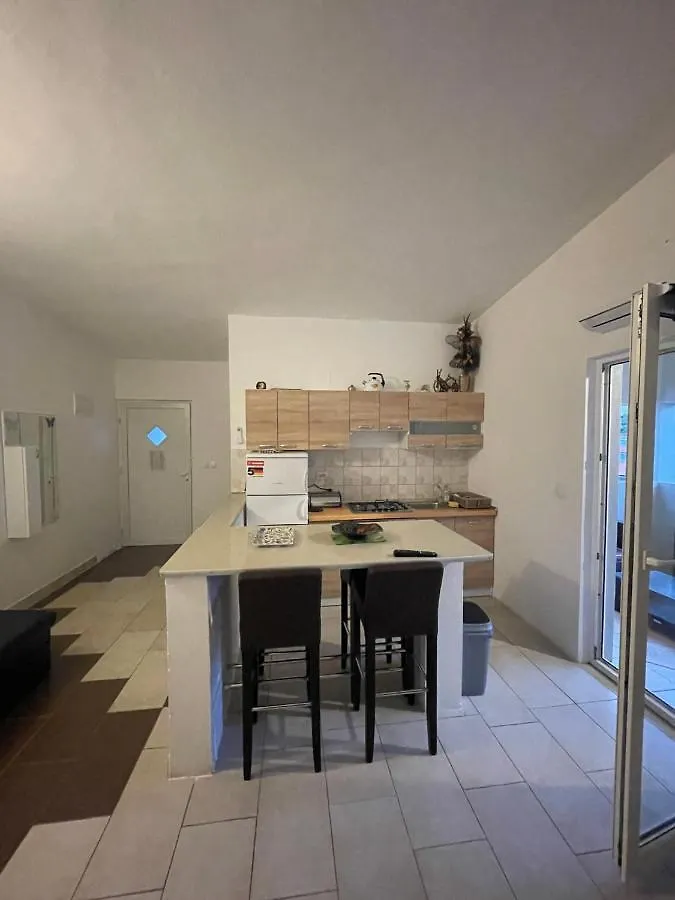 Lily Apartamento Vir