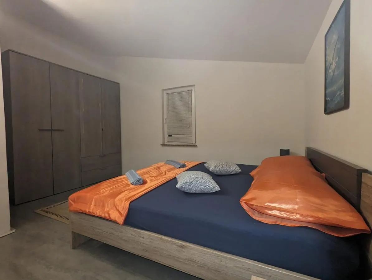 Lily Apartamento Vir 0*,  Croácia