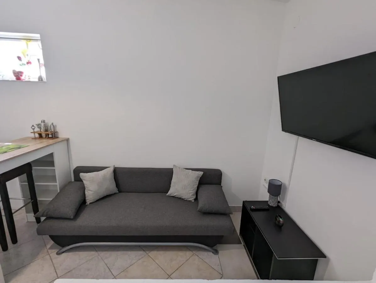 Lily Apartamento Vir
